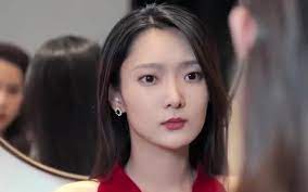 总裁夫人喜欢摆摊第1集